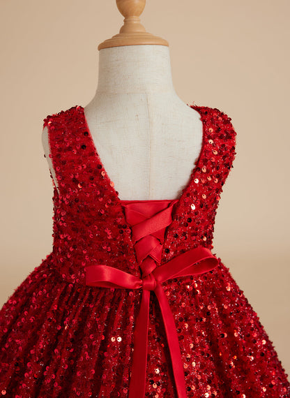 Dazzling Red Sequined Princess Ball Gown with V-Neck and Court Train for Girls