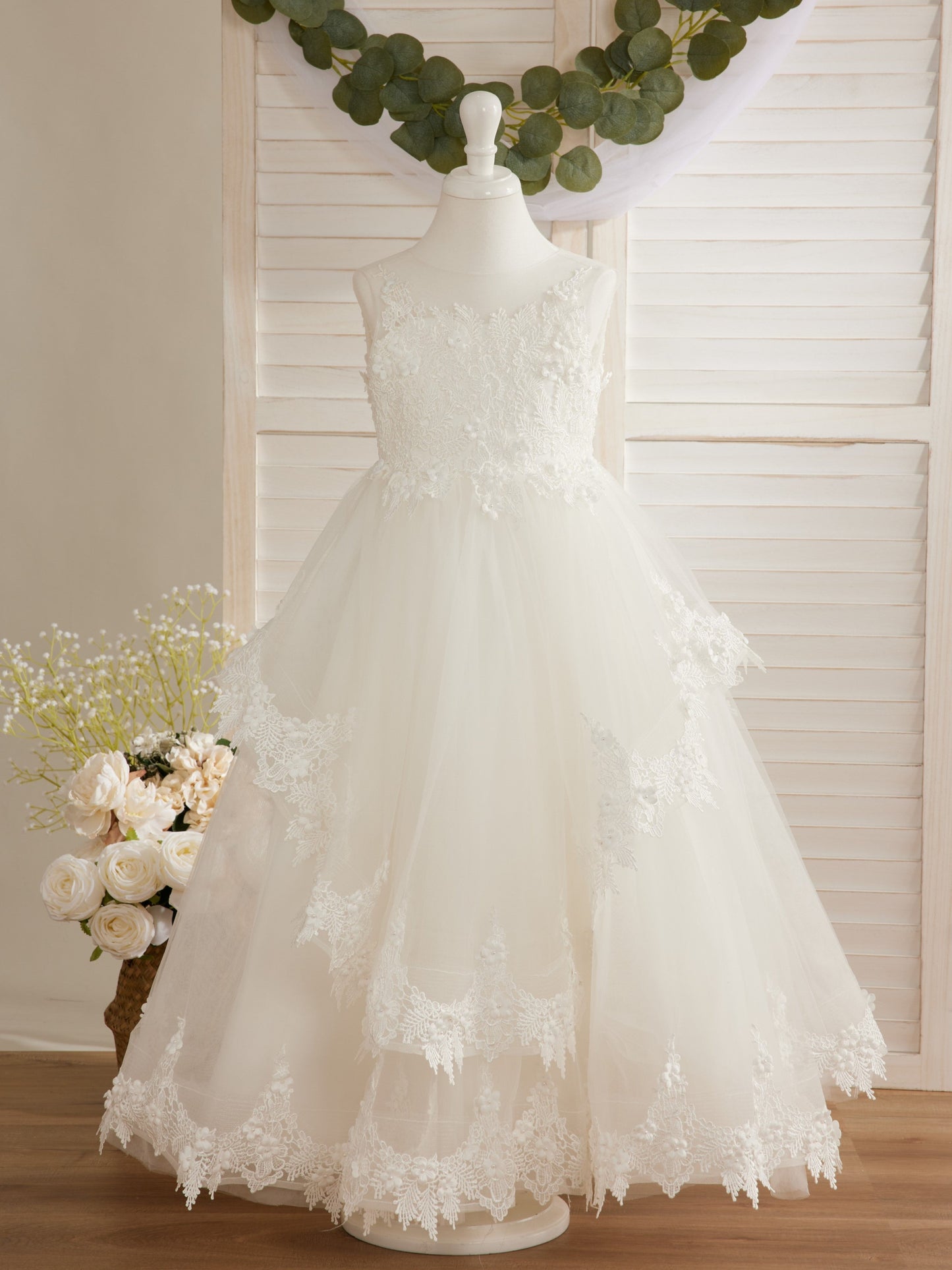 Princess Sleeveless Tulle Gown with Lace Appliques and Sweep Train for Girls