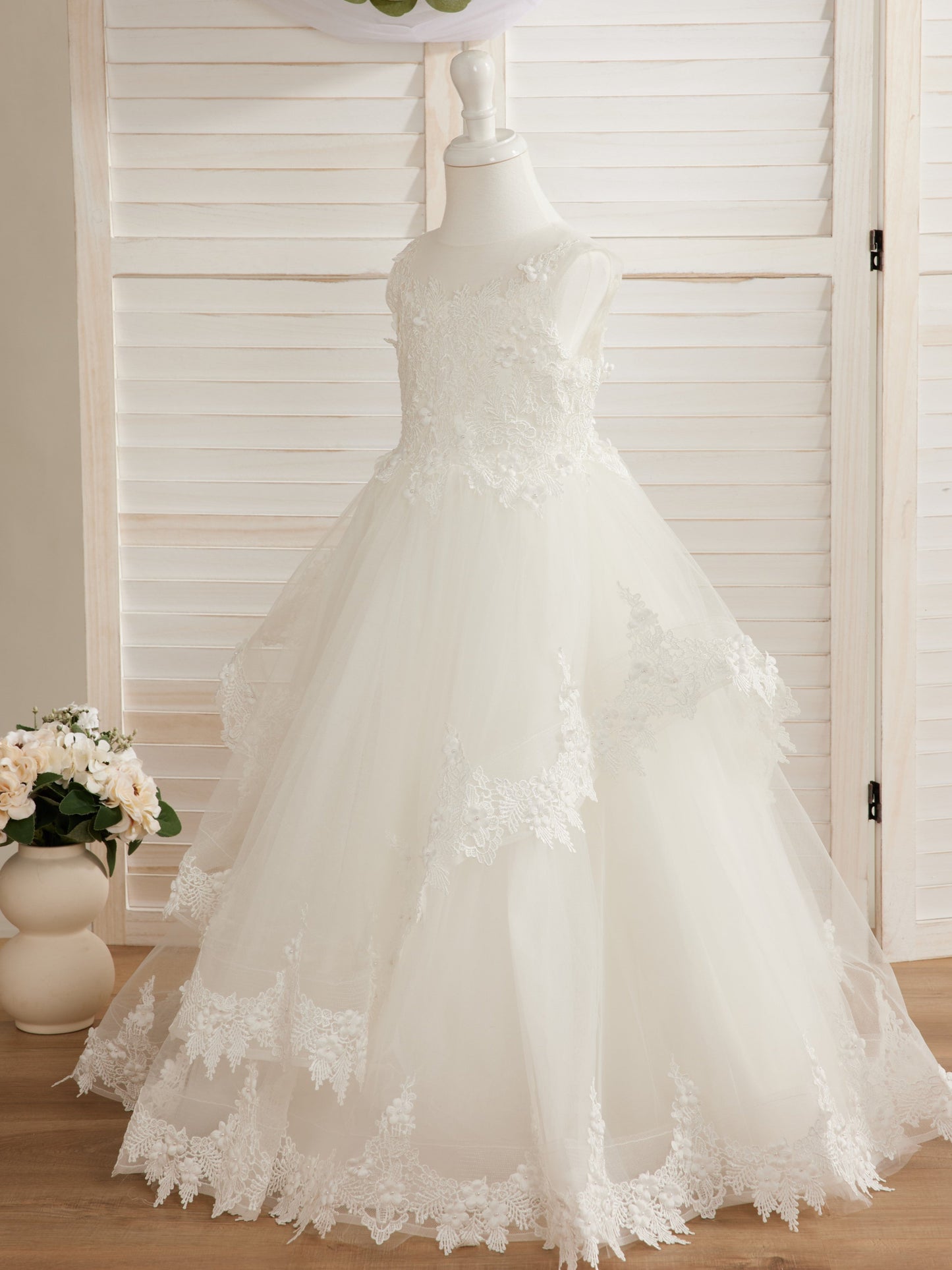 Princess Sleeveless Tulle Gown with Lace Appliques and Sweep Train for Girls