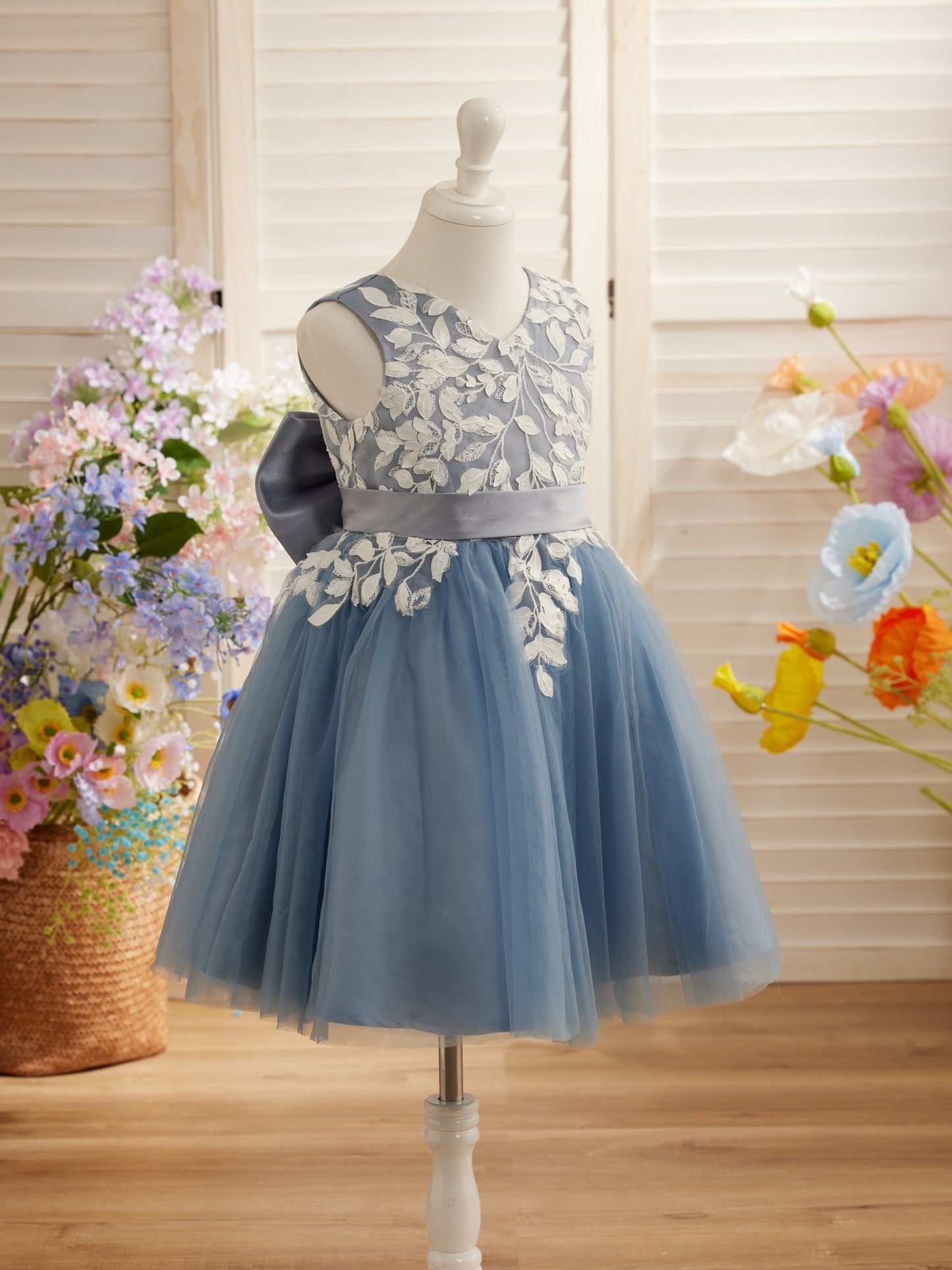 Sleeveless Lace Tulle Knee Length Flower Girl Dress