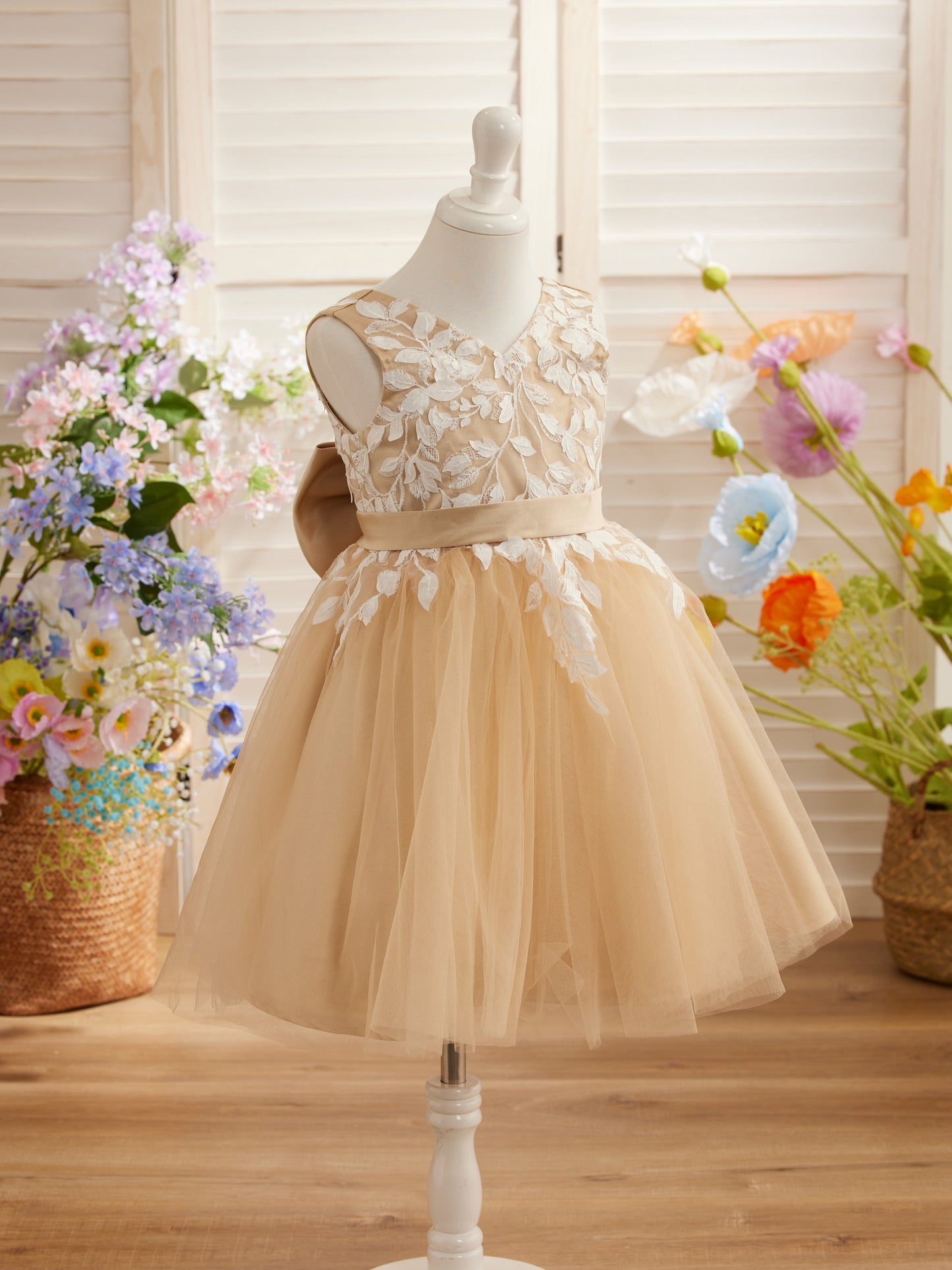 Sleeveless Lace Tulle Knee Length Flower Girl Dress