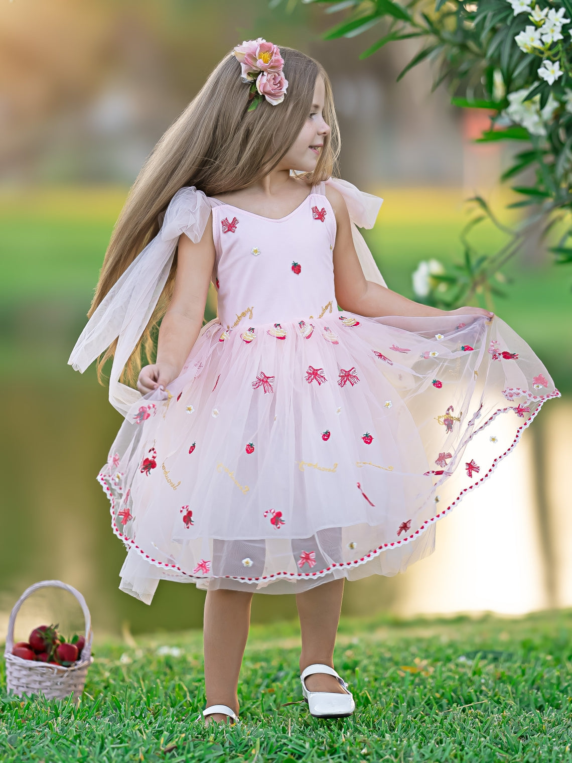 Tulle Knee-length Strawberry Embroidery Flower Girl Dress