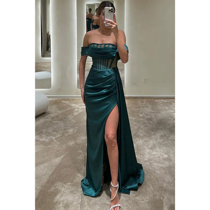 sexy &amp; heißes schulterfreies langes Ballkleid aus Satin mit Illusionsfalten und Schlitz 