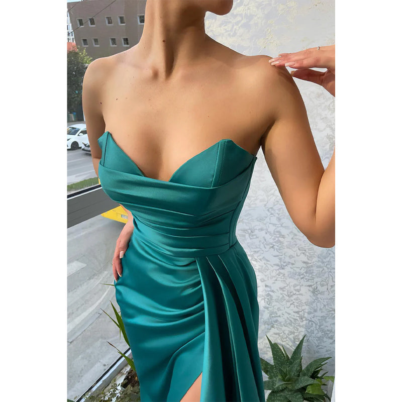 Sexy langes Ballkleid mit V-Ausschnitt, Falten und Seitenschlitz