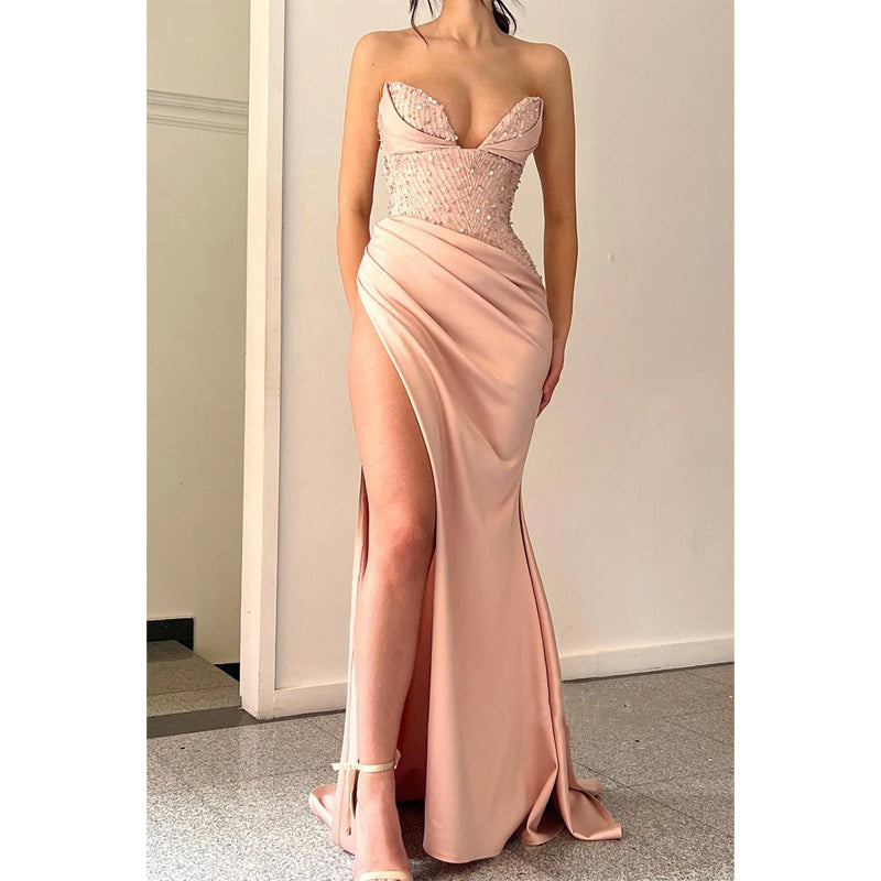 Sexy langes Ballkleid aus Satin mit V-Ausschnitt, hohem Schlitz und Plissee