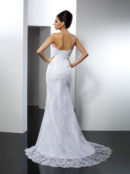 Trumpet/Mermaid Sweetheart Lace Sleeveless Long Satin Wedding Dresses