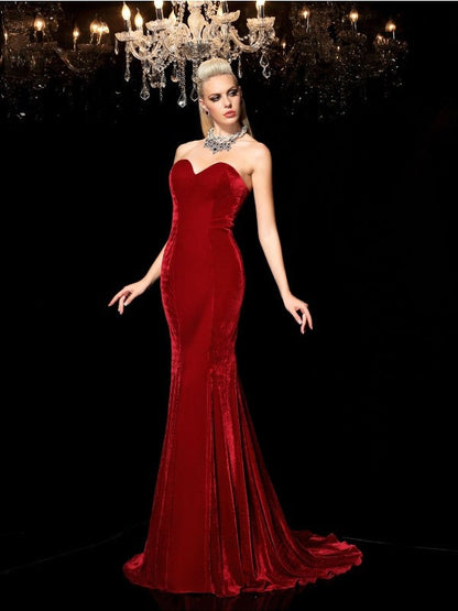 Sheath/Column Sweetheart Sleeveless Long Velvet Dresses