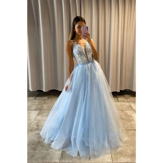 Plunging V-neck Tulle Appliques Prom Dress with Detachable Train