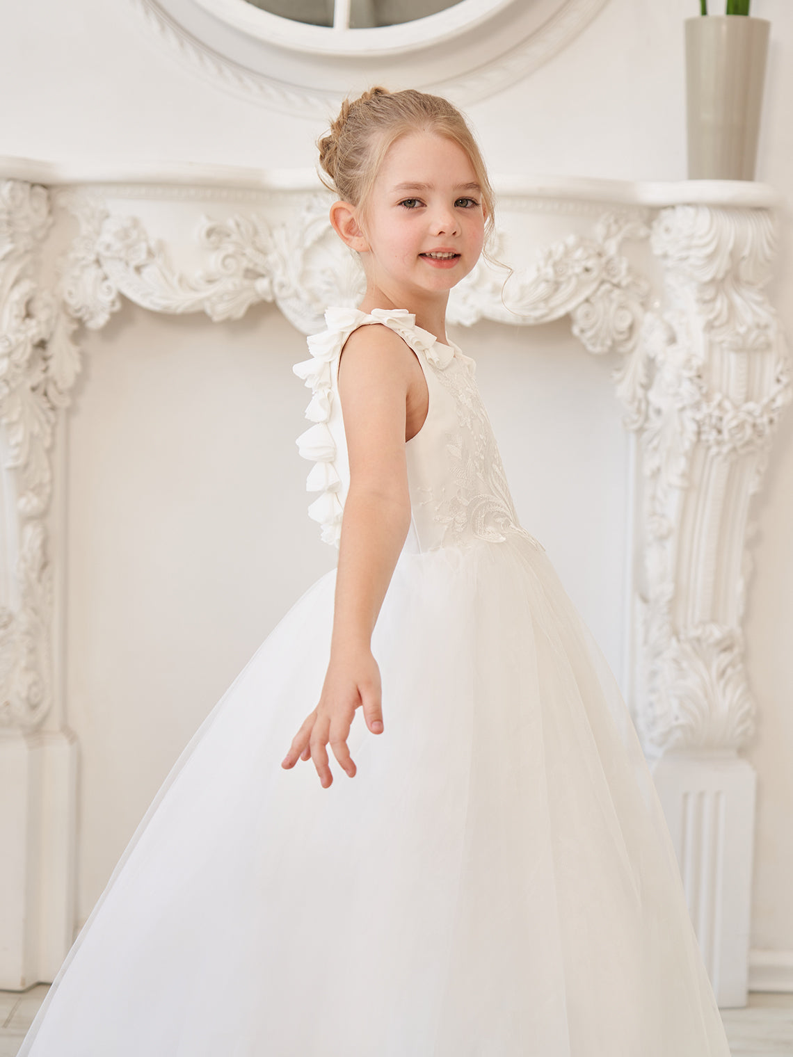 Elegant White Tulle Flower Girl Dress with Sweep Train