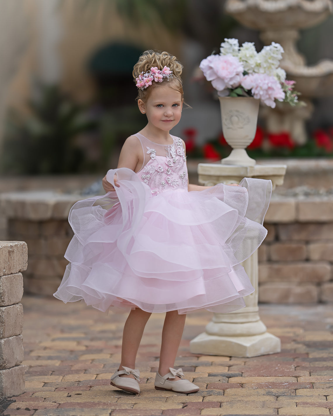 Elegant Knee-Length Pink Flower Girl Dress with Floral Appliques