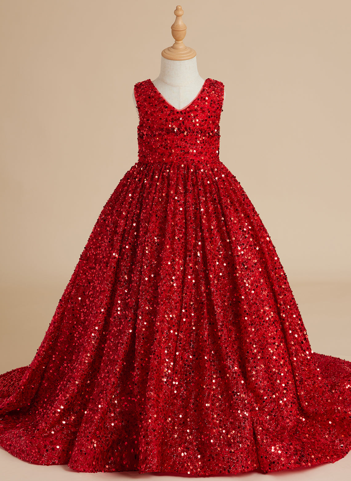 Dazzling Red Sequined Princess Ball Gown with V-Neck and Court Train for Girls