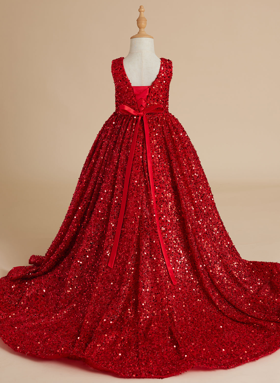 Dazzling Red Sequined Princess Ball Gown with V-Neck and Court Train for Girls