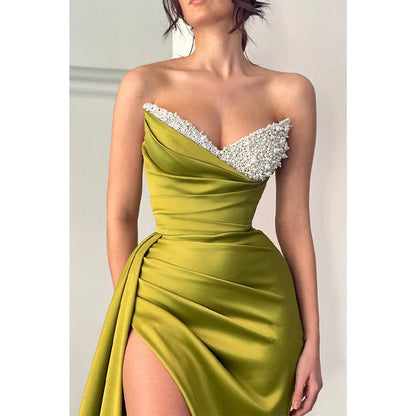 Sexy V-Ausschnitt Satin Plissee Perlen Langes Ballkleid mit Schlitz