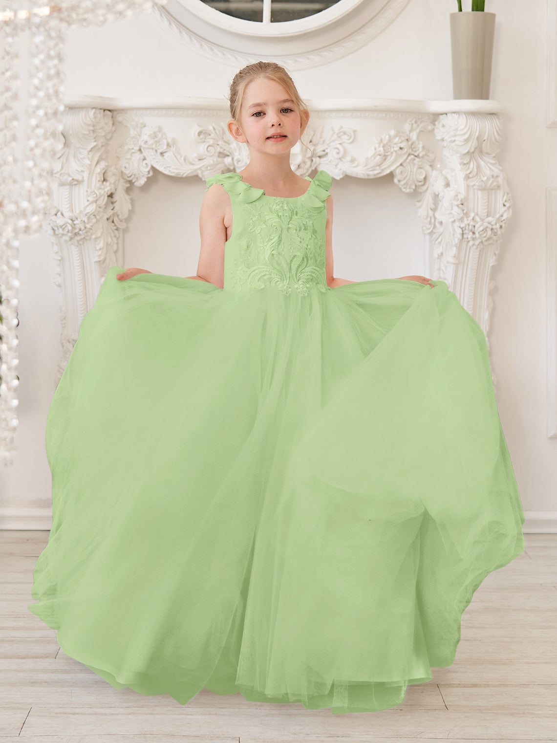 Elegant White Tulle Flower Girl Dress with Sweep Train