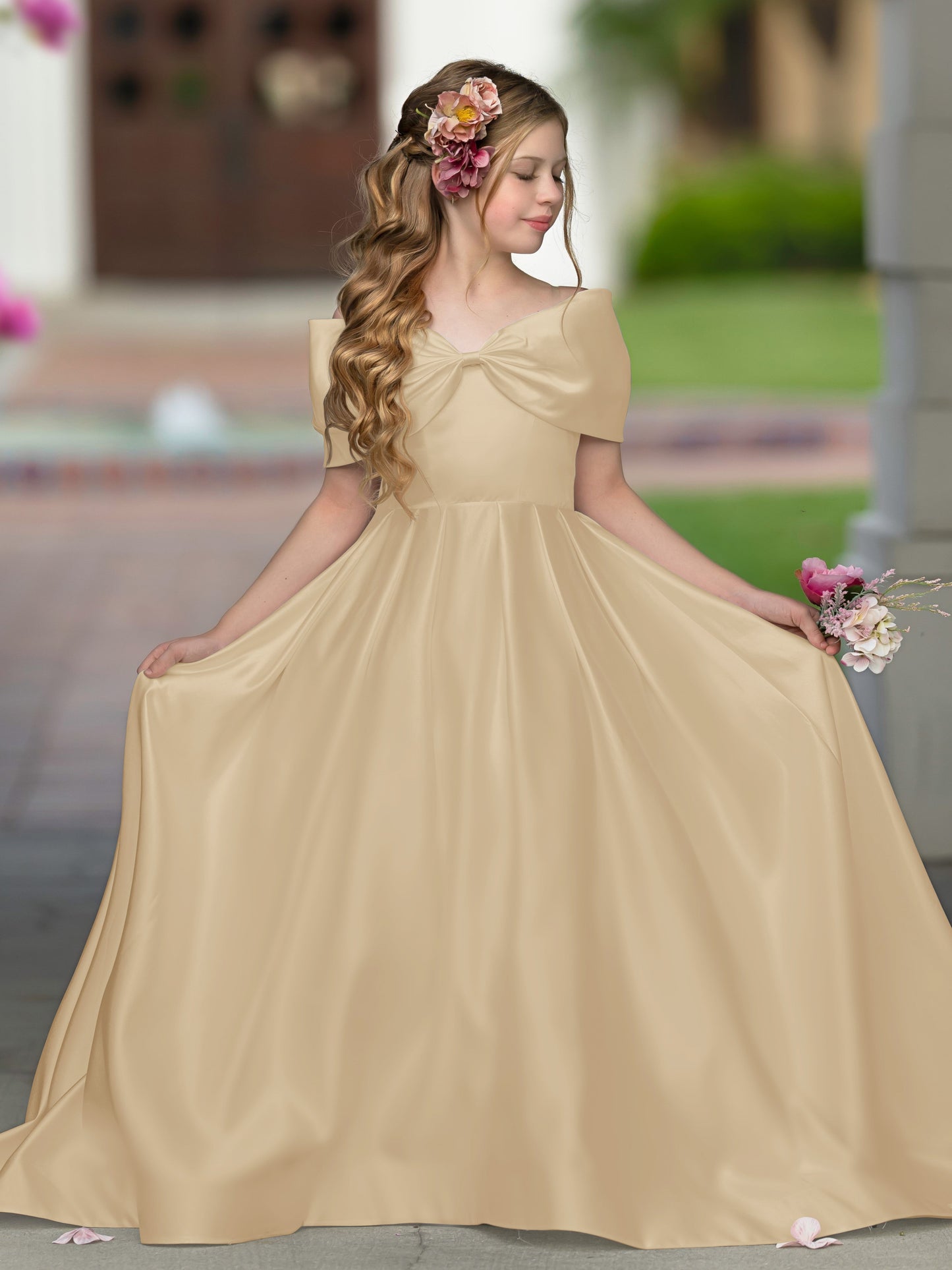 Elegant Ivory Satin Princess Ball Gown with Sweep Train and Bow for Flower Girls