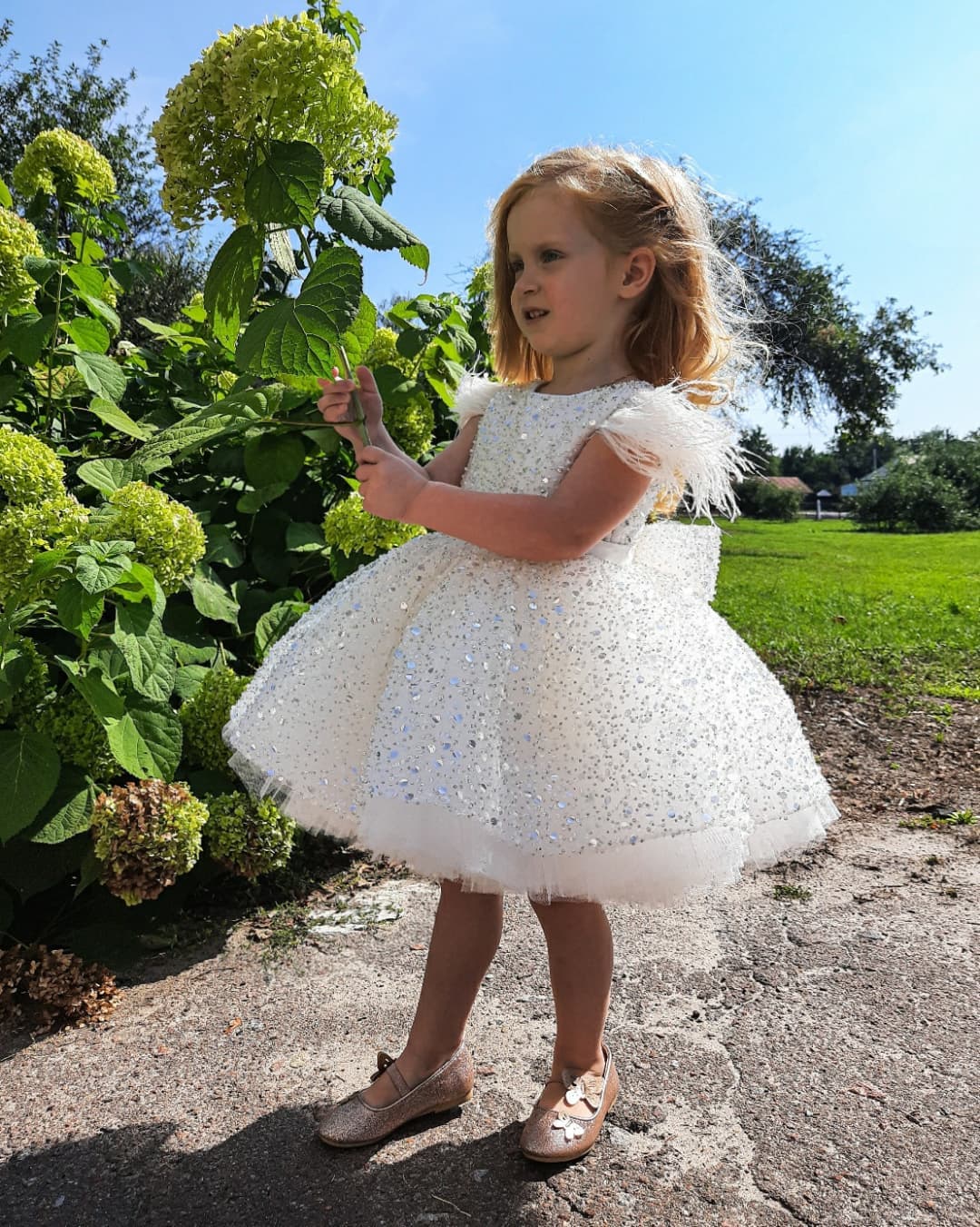 Glitter Short Ball Gown Sequins Feather Flower Girl Dress with Bow