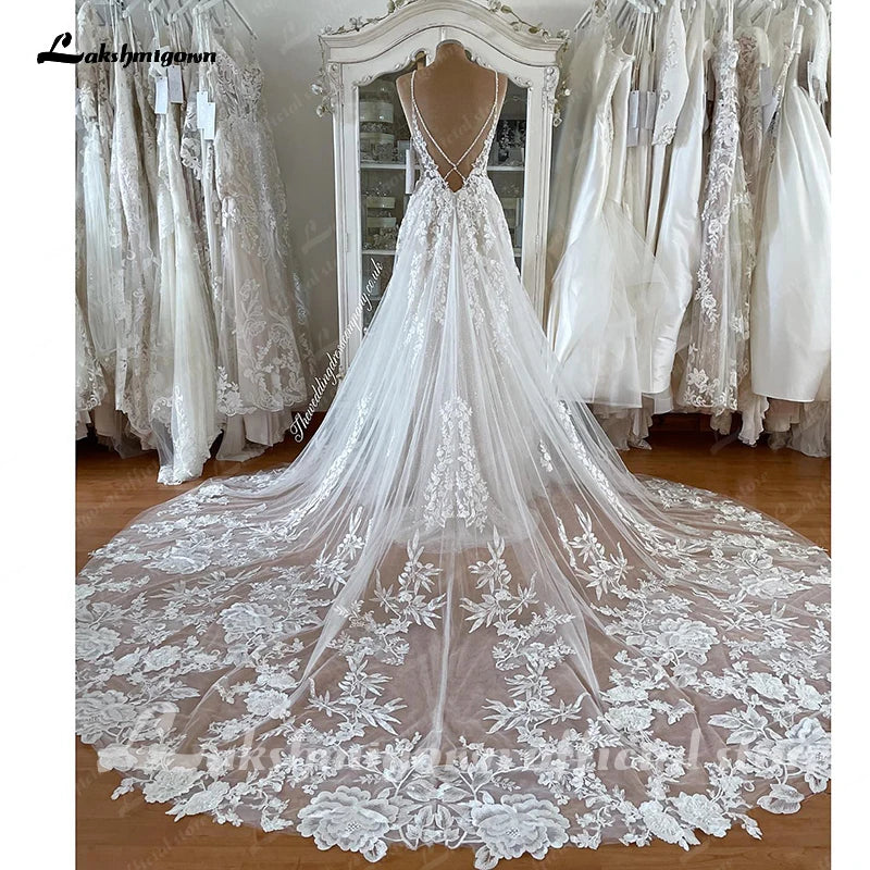 Spaghetti Straps Lace Wedding Dress Sexy Bridal Robe 2023 Plunging V Neck Tulle Boho Wedding Gown Abiti Sposa