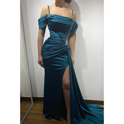 Ärmelloses A-Linien-Abendkleid aus Satin mit Herzausschnitt, Pailletten und Rüschen 