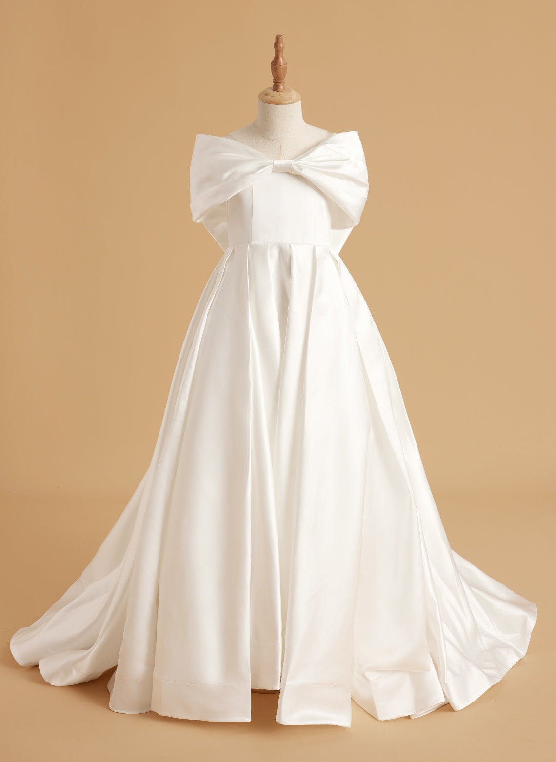 Elegant Ivory Satin Princess Ball Gown with Sweep Train and Bow for Flower Girls