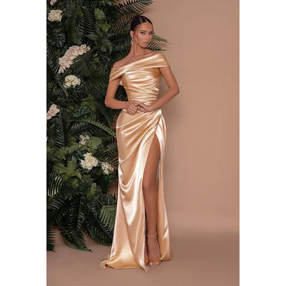 Etui-Linie/Säule Off-Shoulder Satin Plissee Split Ärmelloses Ballkleid