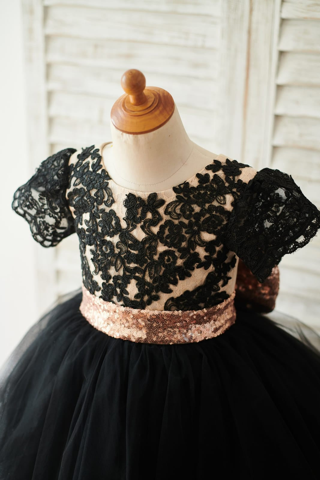 Elegant Black Lace and Tulle  Sequin Waist  Knee-length Girl Dress