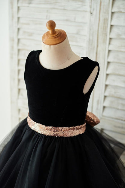 NumberSea - Black Velvet Heart - Shaped Back Sequin Bow Knee - length Dress