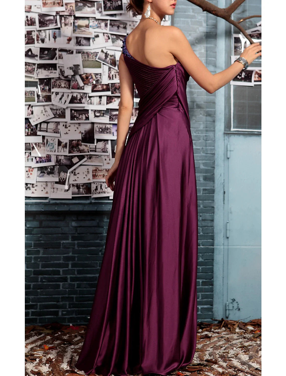 Etuikleid Schwarzes Abendkleid Elegantes Kleid Formeller Abend Bodenlang Ärmellos Eine Schulter Herbst Hochzeitsgast Satin Rückenfrei mit Falten Kristalle Drapierung