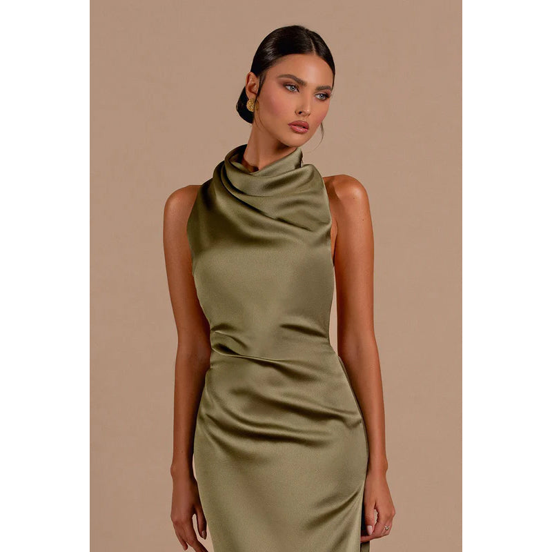 Sexy Neckholder-Abendkleid aus rückenfreiem Satin mit langem Etuikleid und Seitenschlitz