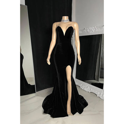 Sheath/Column Strapless Velvet Split Sleeveless Prom Dress For Black Slay