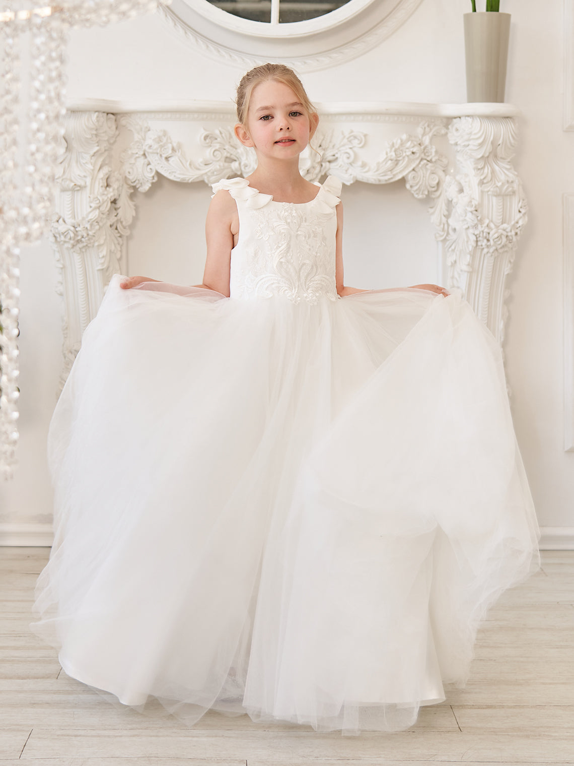 Elegant White Tulle Flower Girl Dress with Sweep Train