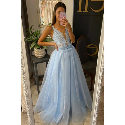 Plunging V-neck Tulle Appliques Prom Dress with Detachable Train