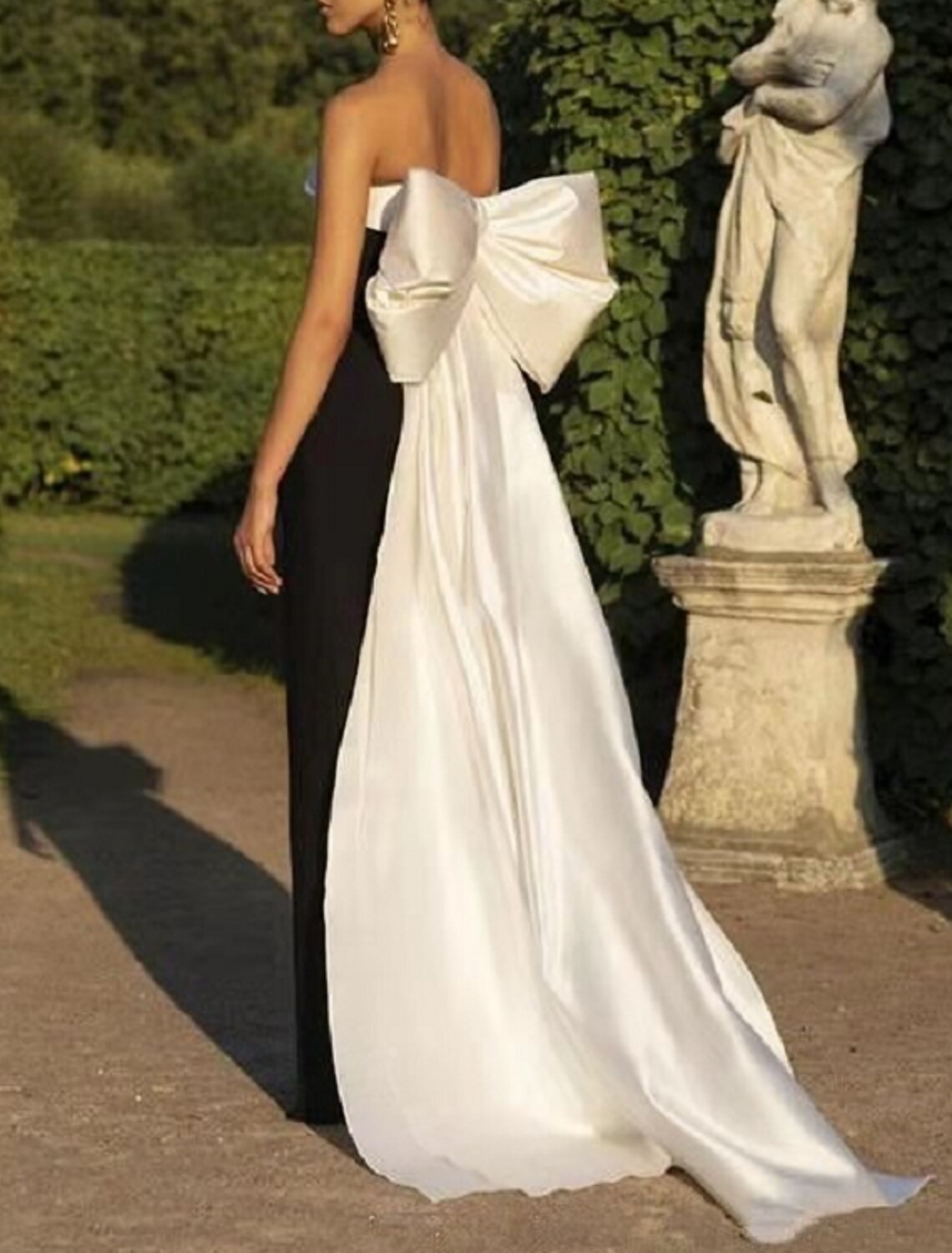 Sheath / Column Evening Gown Sexy Dress Wedding Guest Formal Evening Sweep / Brush Train Sleeveless Strapless Satin with Slit