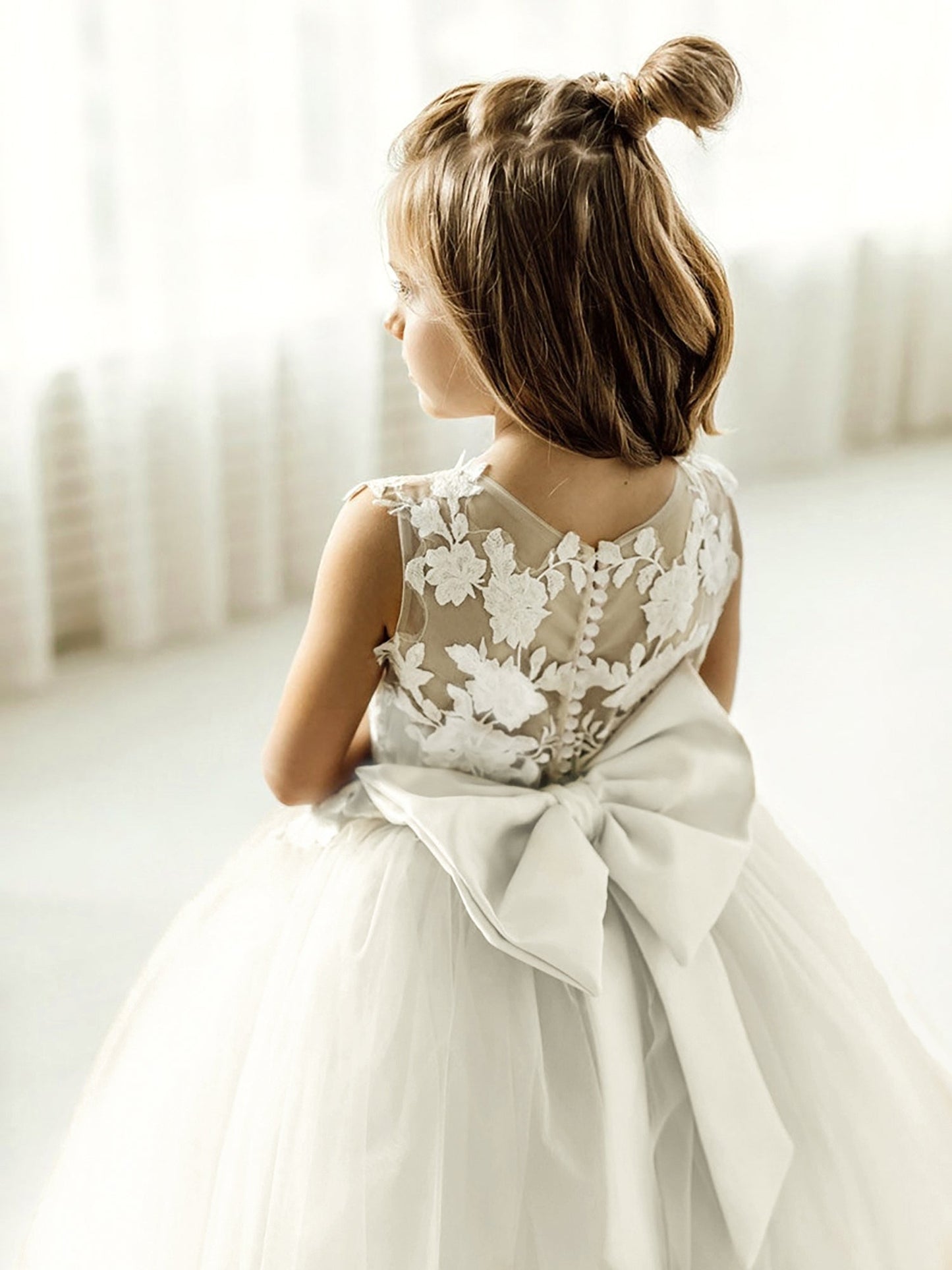 Long Ball Gown Tulle Lace Sleeveless Flower Girl Dress with Bow