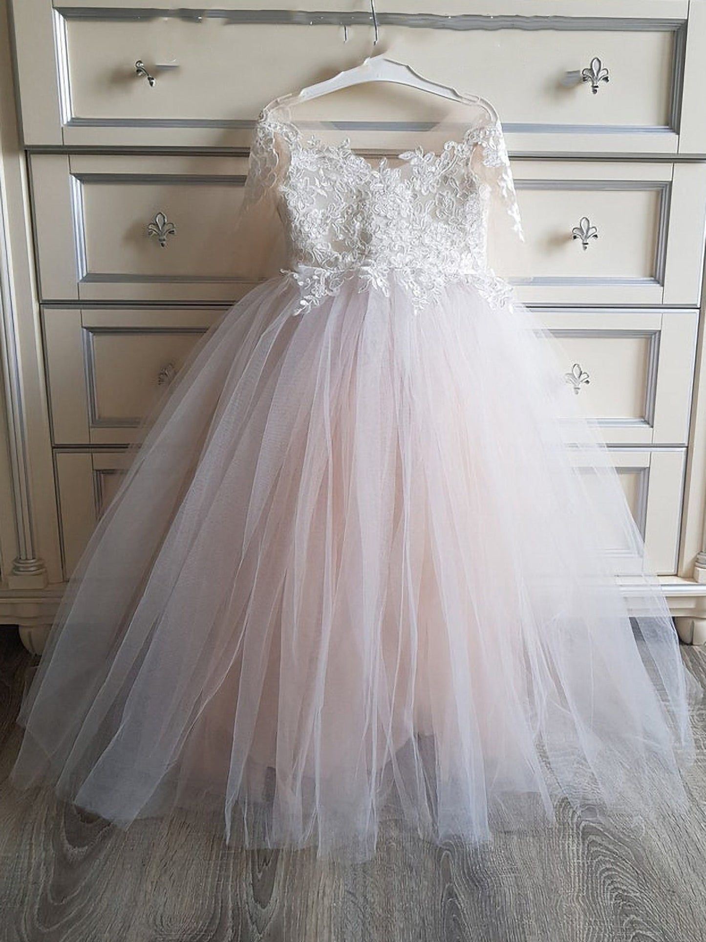 Long Princess Tulle Boho Flower Girl Dresses with Sleeves