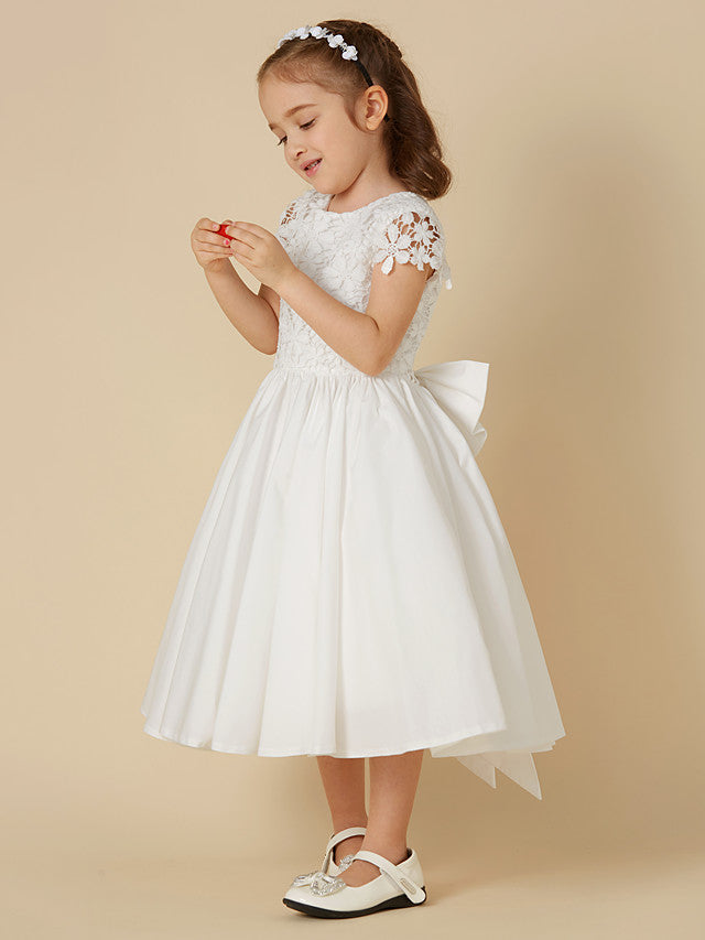 Short A-Line Lace Scoop Neck Wedding First Communion Flower Girl Dresses with Sleeves