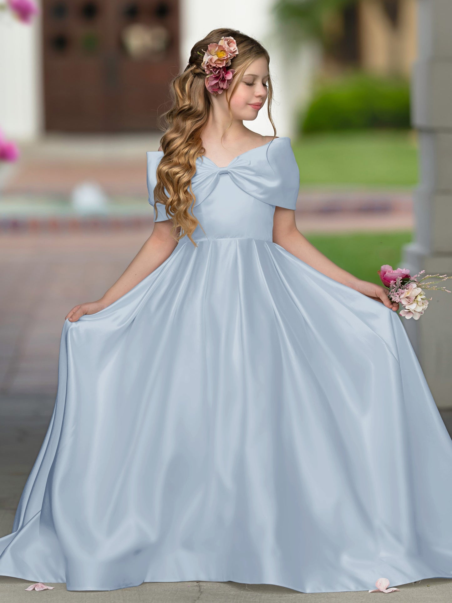 Elegant Ivory Satin Princess Ball Gown with Sweep Train and Bow for Flower Girls