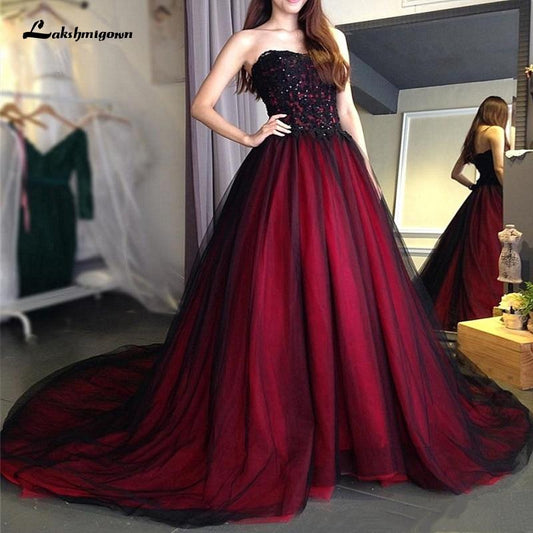 NumberSea Brautkleid schwarz und rot Sweetheart Perlen Schnürung