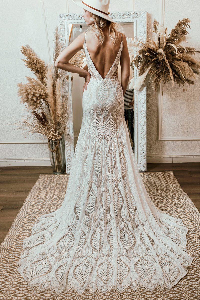 Willowby Bohemian Lace Wedding Dress | Jewelclues