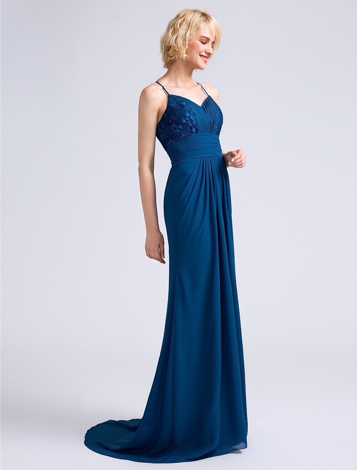 Sheath / Column Bridesmaid Dress Spaghetti Strap Sleeveless Open Back Sweep / Brush Train Chiffon / Lace with Lace / Ruched / Draping