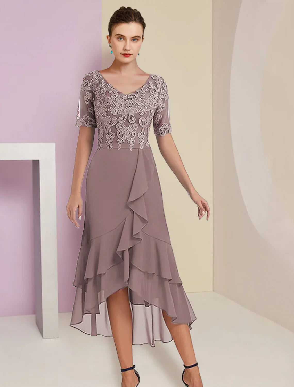 Zweiteiliges A-Linien-Kleid für die Mutter der Braut, formelle Herbsthochzeitsgäste, elegant, hoher V-Ausschnitt, asymmetrische Wadenlänge, Chiffonspitze, kurze Ärmel, 3/4-Ärmel, Wickelärmel mit Applikationen enthalten